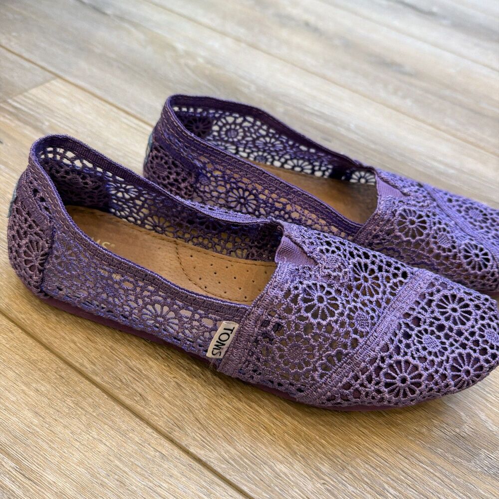 TOMS Purple Crochet Lace Slip On Flats Espadrille Boho Casual Shoes size 7.5 W